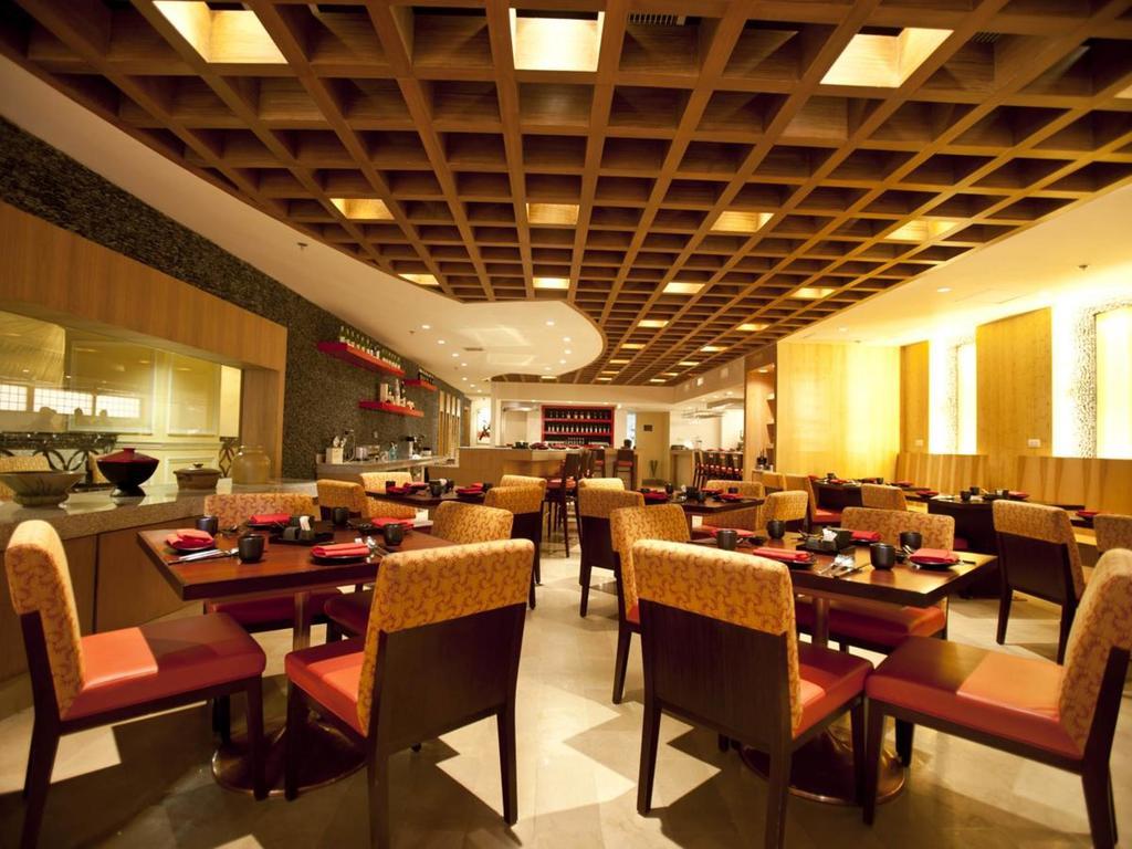 Maxims Hotel Манила Экстерьер фото