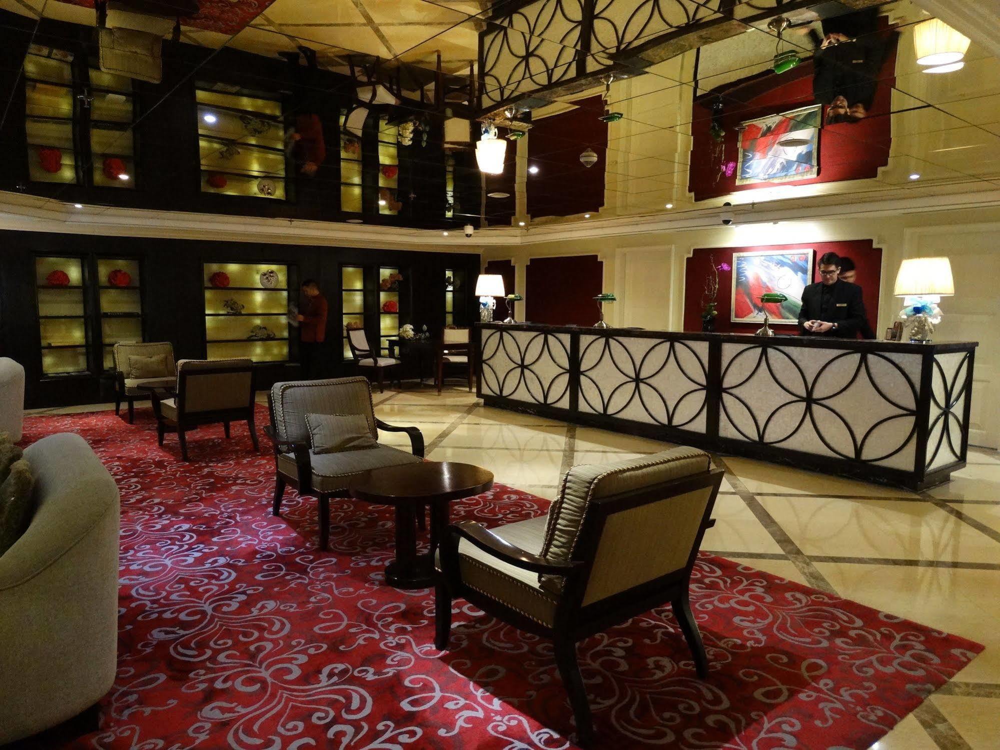 Maxims Hotel Манила Экстерьер фото