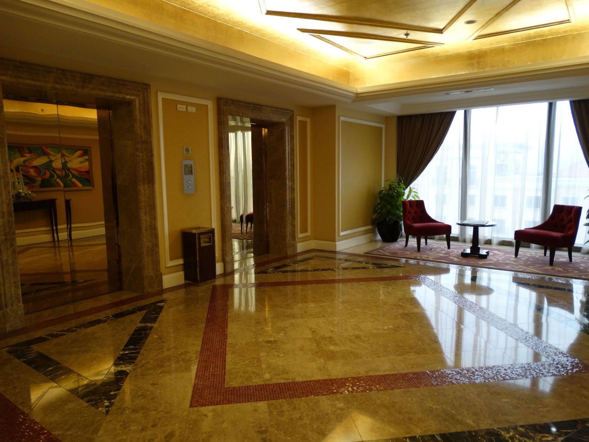 Maxims Hotel Манила Экстерьер фото